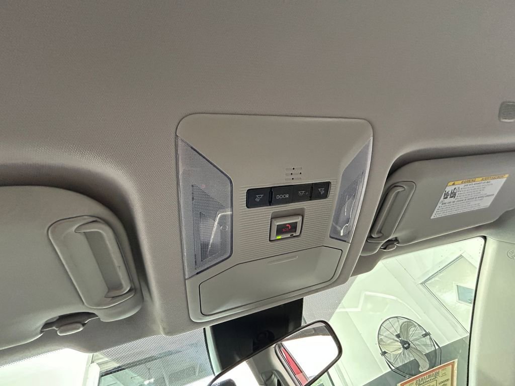 Used 2025 Toyota RAV4 XLE image 27