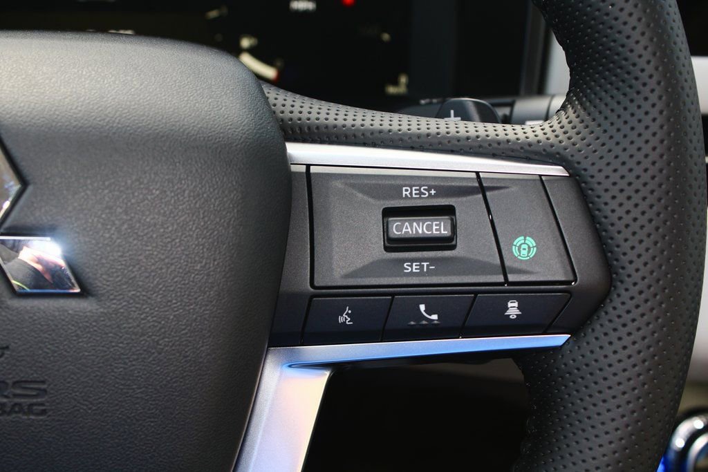 New 2026 Mitsubishi Outlander SEL image 32