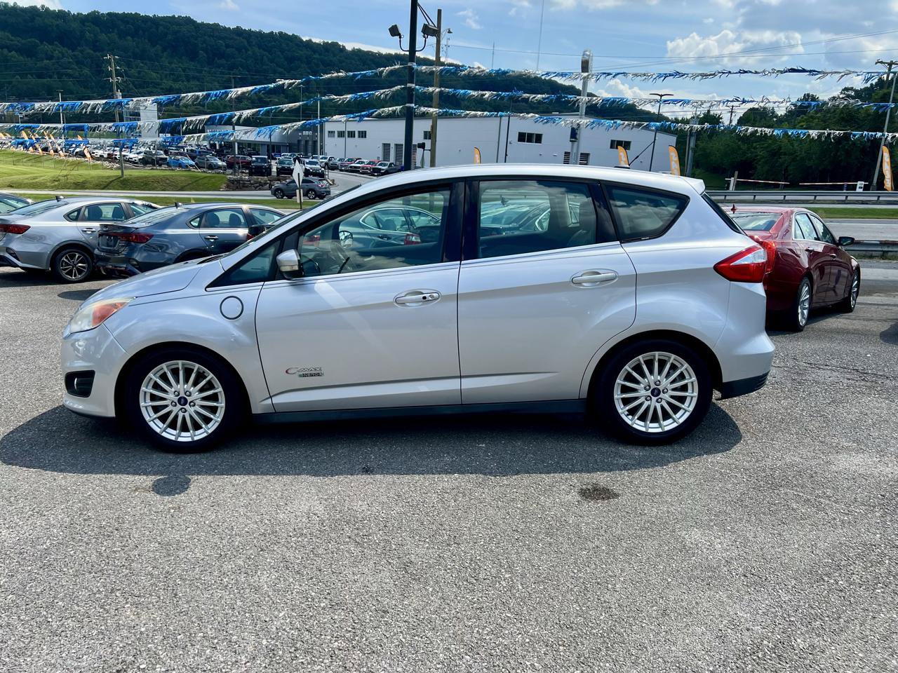 Used 2015 Ford C-MAX Energi SEL w/ Equipment Group 302A FWD image 4