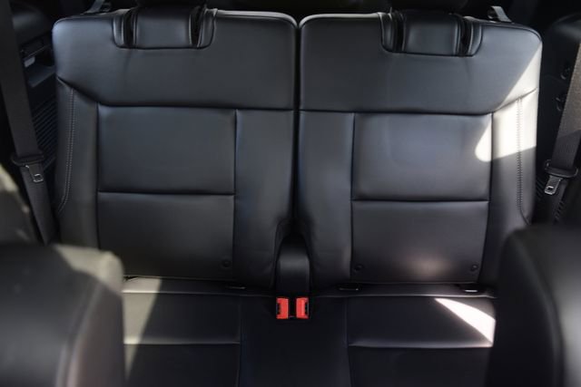 Used 2023 Ford Explorer XLT w/ Equipment Group 202A AWD/4WD image 18