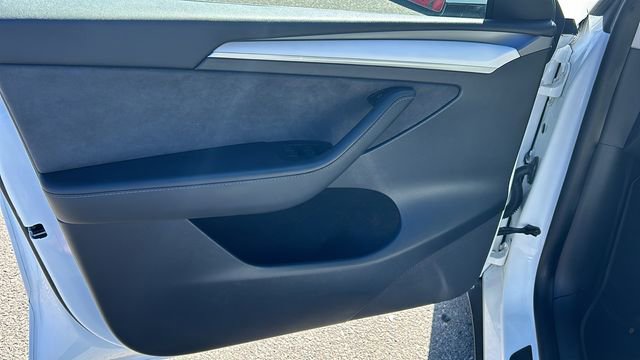 Used 2022 Tesla Model Y Performance image 16