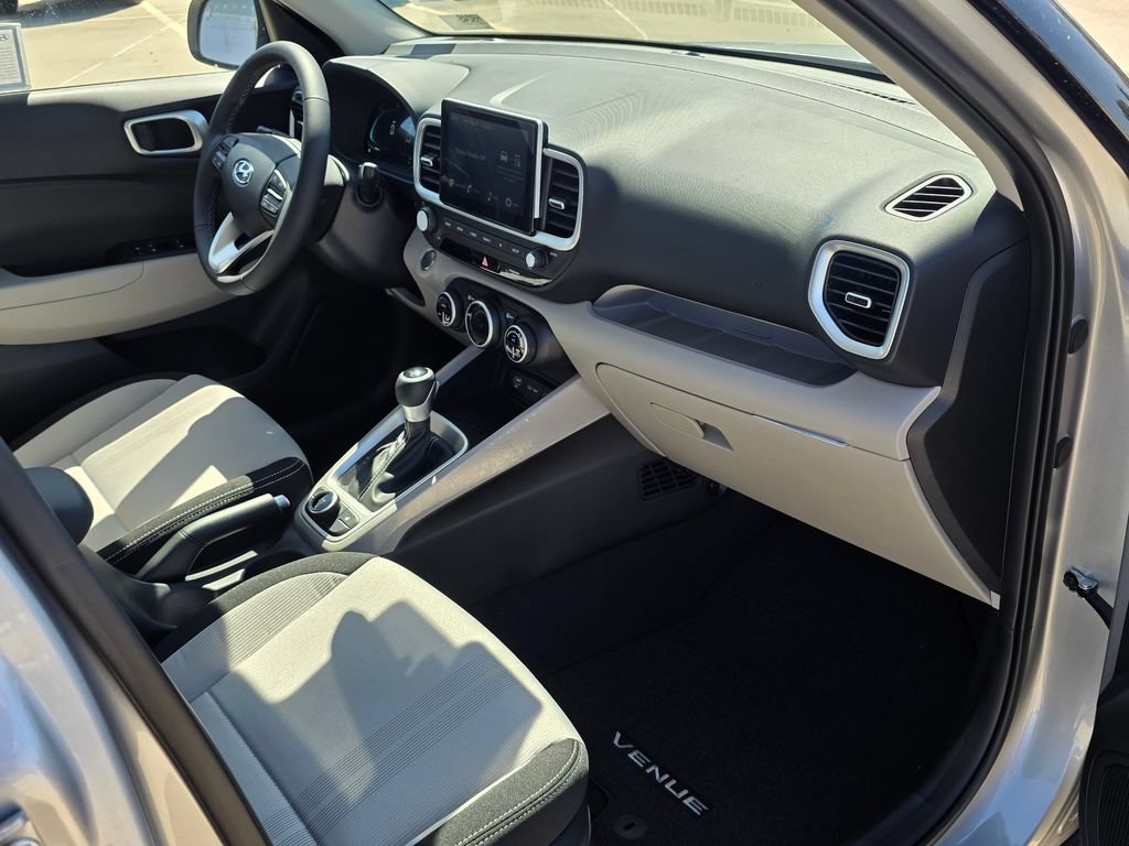 New 2026 Hyundai Venue SEL FWD image 9