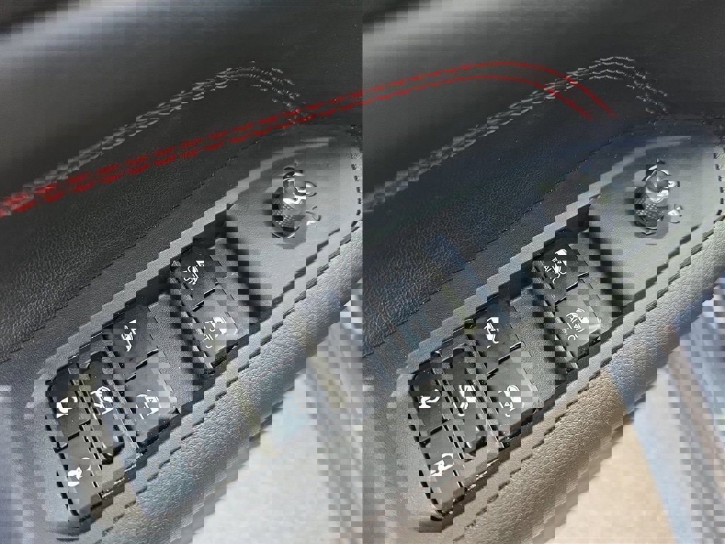 Used 2023 Jeep Compass Trailhawk image 15