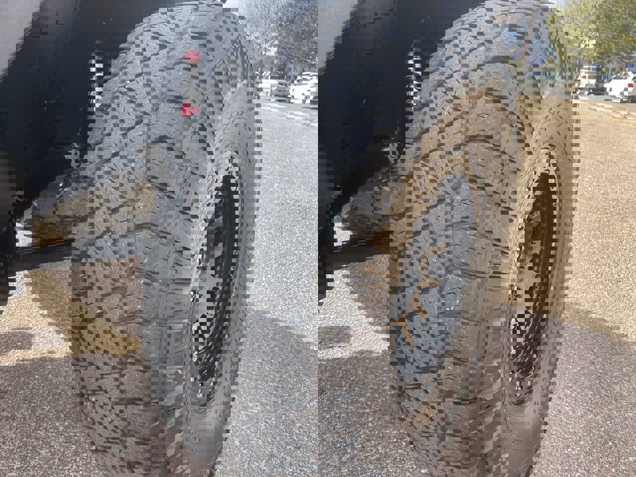 Used 2022 Jeep Gladiator Rubicon w/ LED Lighting Group image 9