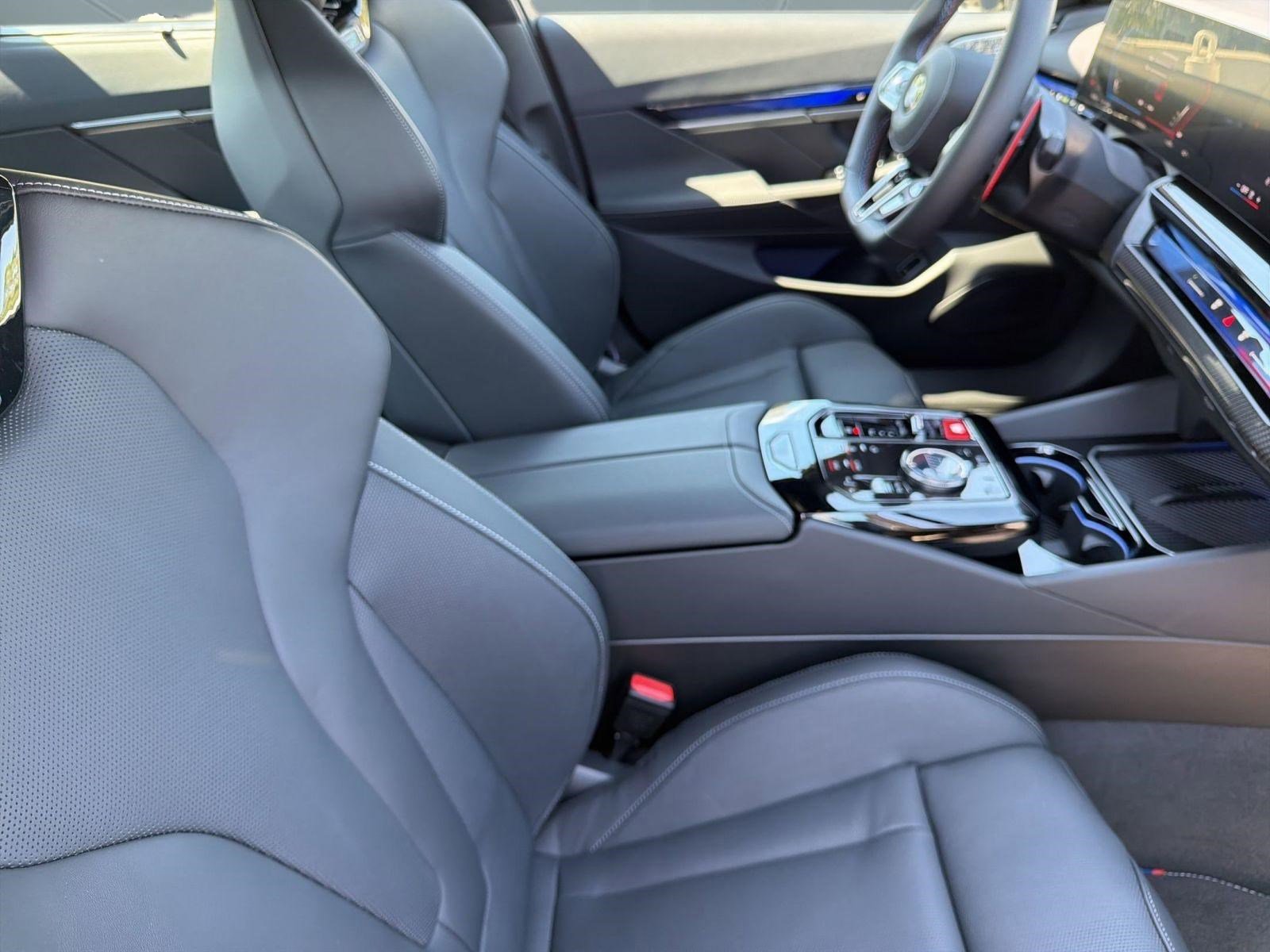 New 2026 BMW M5 w/ Executive Package AWD/4WD image 30