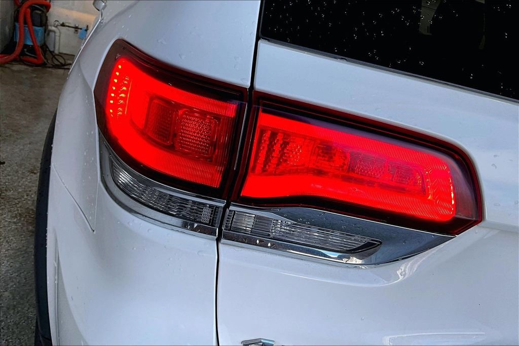 Used 2021 Jeep Grand Cherokee Limited w/ Luxury Group II image 23