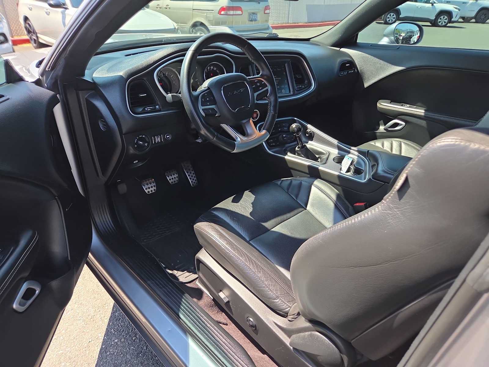 Used 2016 Dodge Challenger SRT w/ Technology Group RWD image 10