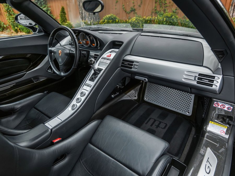 Used 2004 Porsche Carrera GT image 12