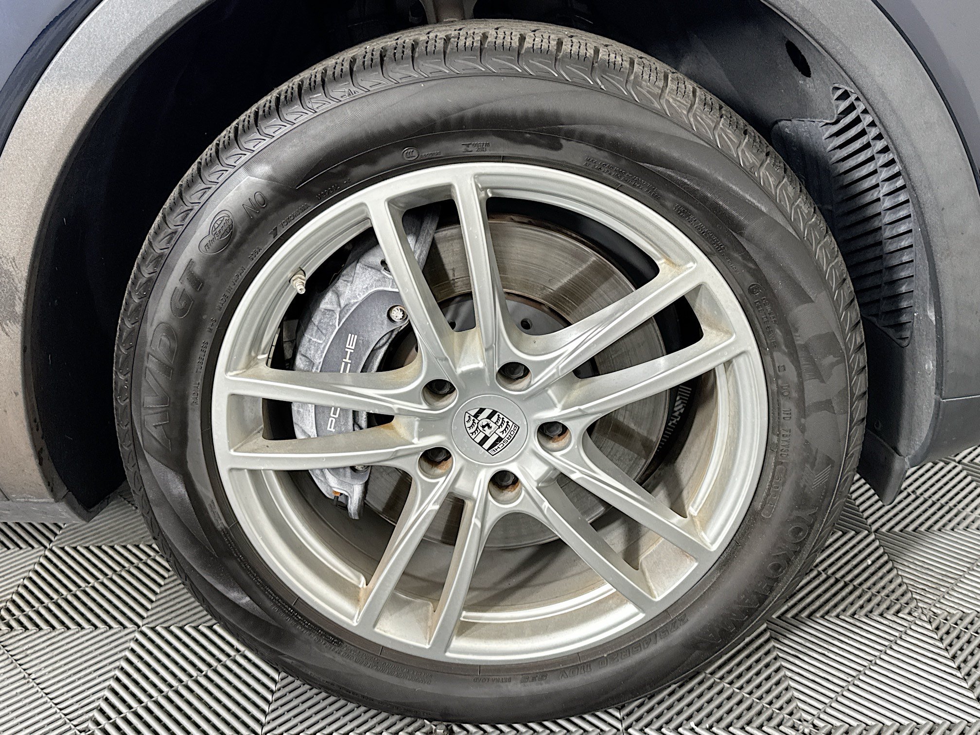 Used 2022 Porsche Cayenne AWD/4WD image 29