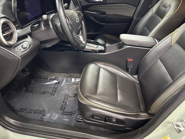 Used 2025 Chevrolet Trax ACTIV FWD image 12