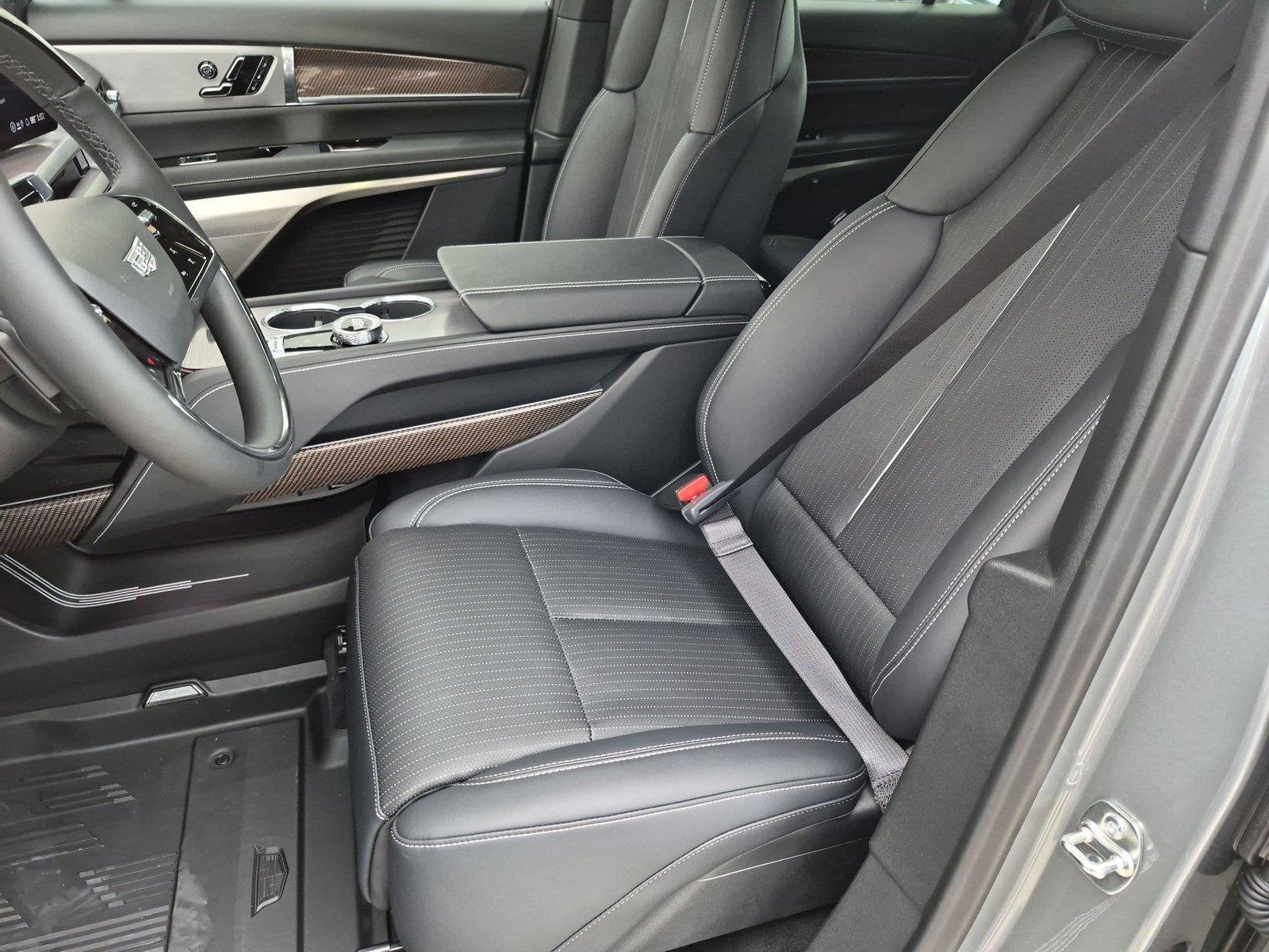 New 2027 Cadillac Vistiq Sport w/ LPO, Floor Liner Package AWD/4WD image 11