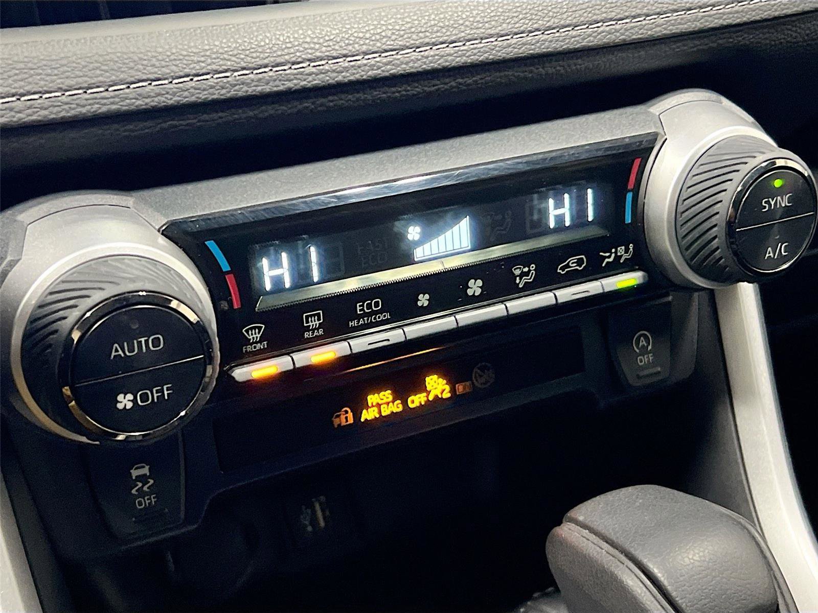 Used 2025 Toyota RAV4 XLE image 10