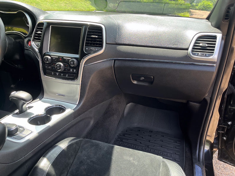 Used 2015 Jeep Grand Cherokee SRT AWD/4WD image 40