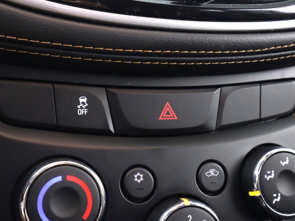 Used 2021 Chevrolet Trax LT w/ LT Convenience Package image 23