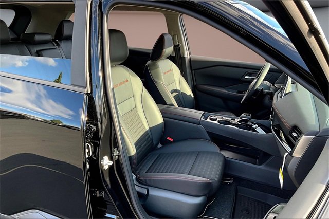 New 2026 Nissan Rogue SV image 10