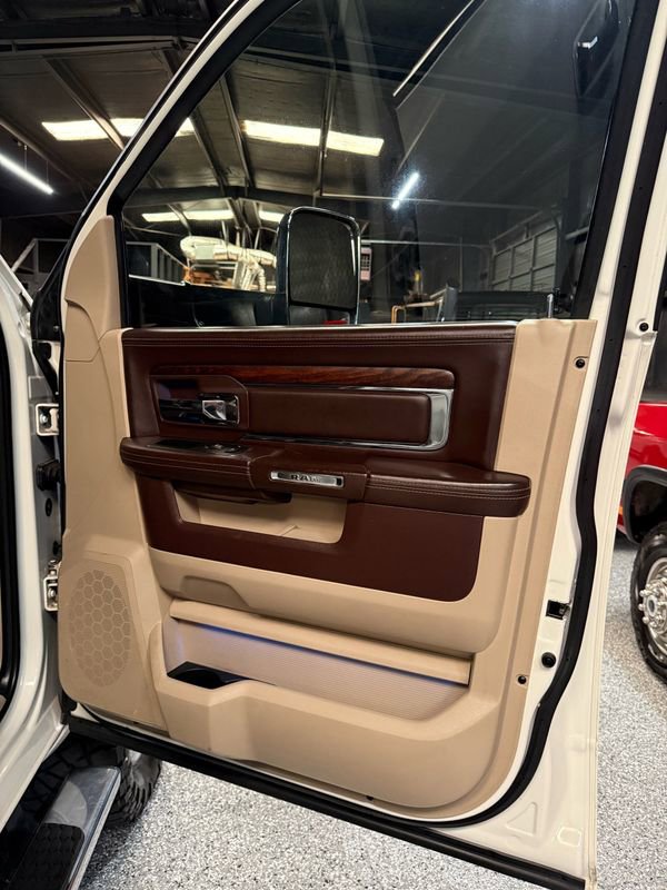 Used 2017 RAM 3500 Laramie Longhorn image 14