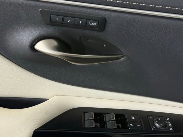 Certified 2025 Lexus ES 300h 300h w/ Premium Package image 15