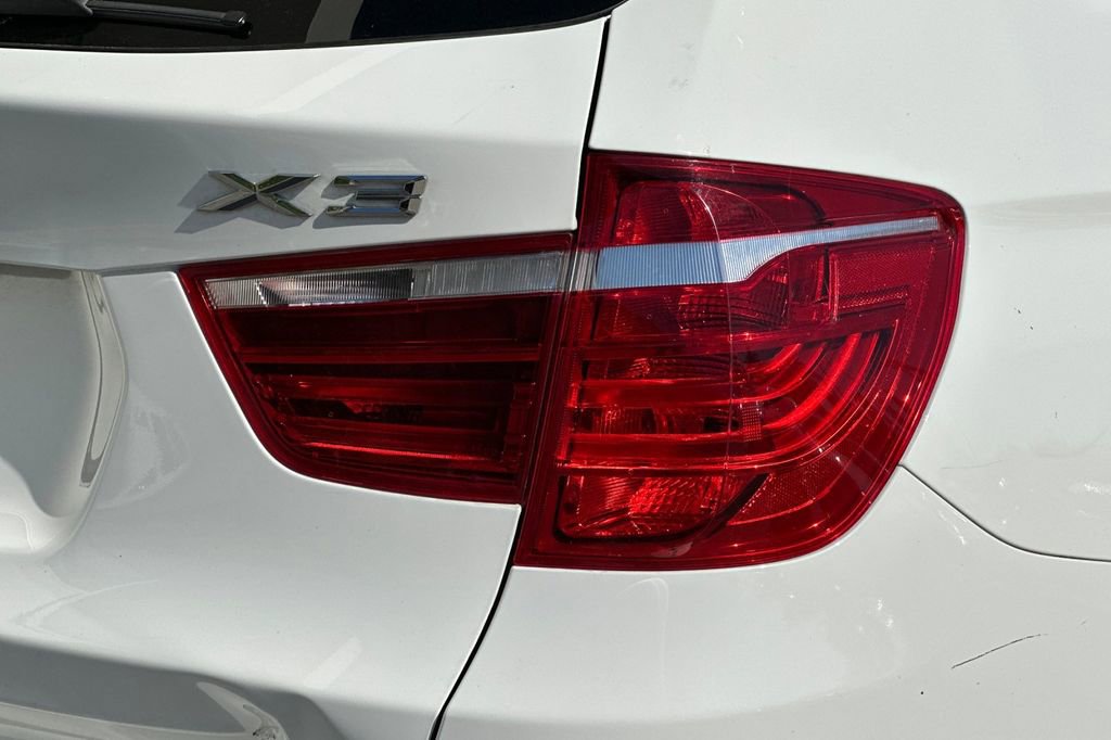 Used 2015 BMW X3 xDrive28d image 34