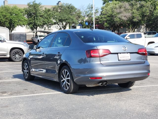 Used 2017 Volkswagen Jetta SE FWD image 3