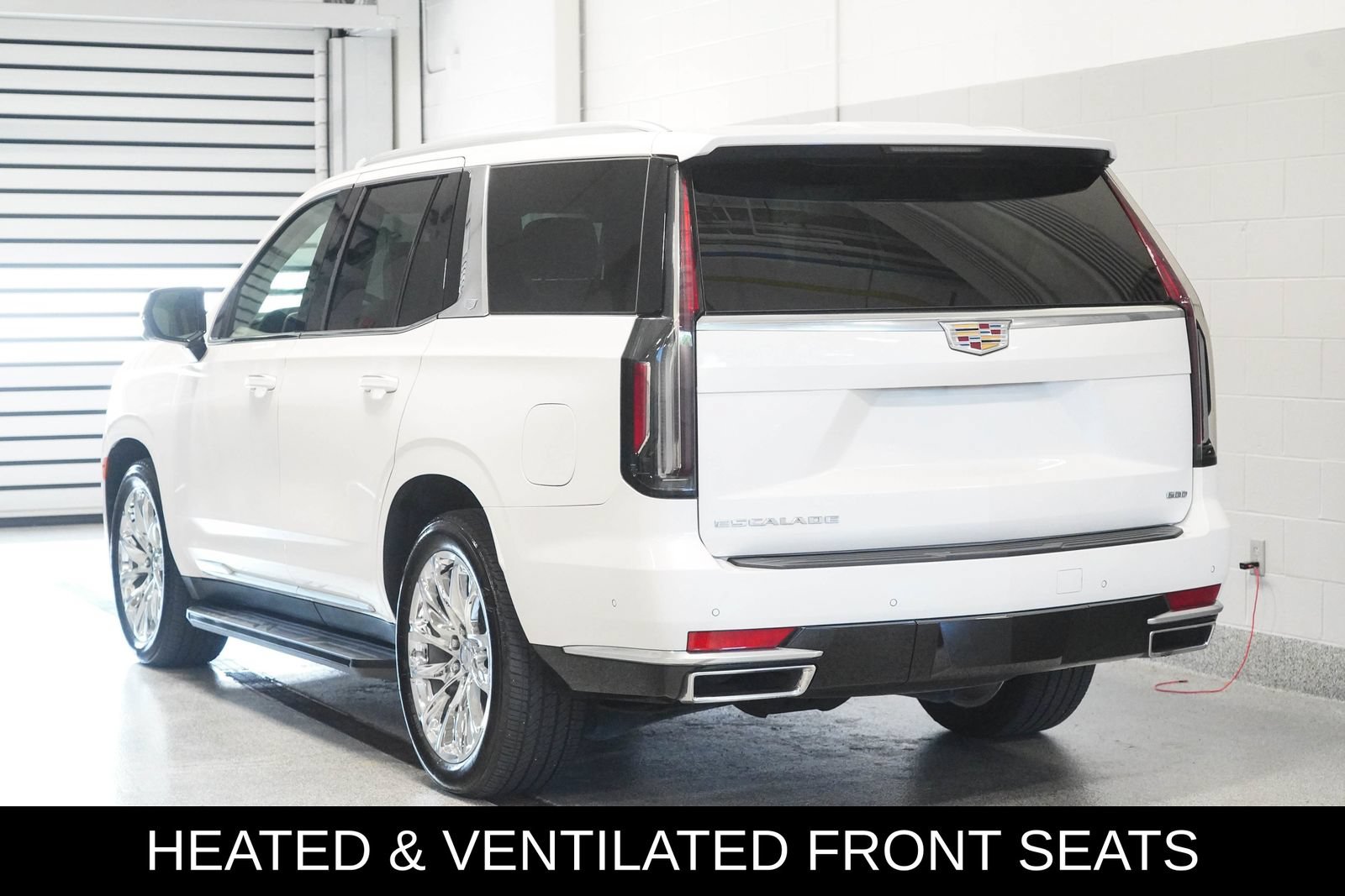 Used 2021 Cadillac Escalade Premium Luxury Platinum w/ Heavy-Duty Trailer Package AWD/4WD image 4