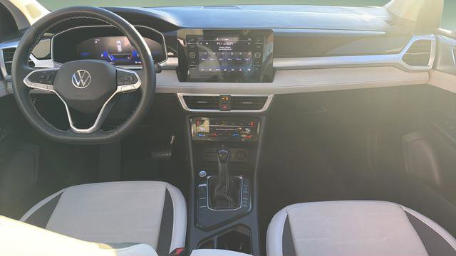 Used 2025 Volkswagen Taos SE image 47