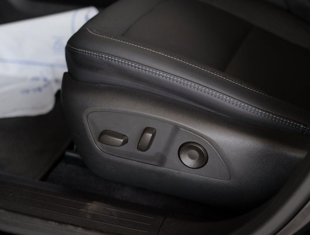 Used 2024 Chevrolet Equinox EV LT image 24