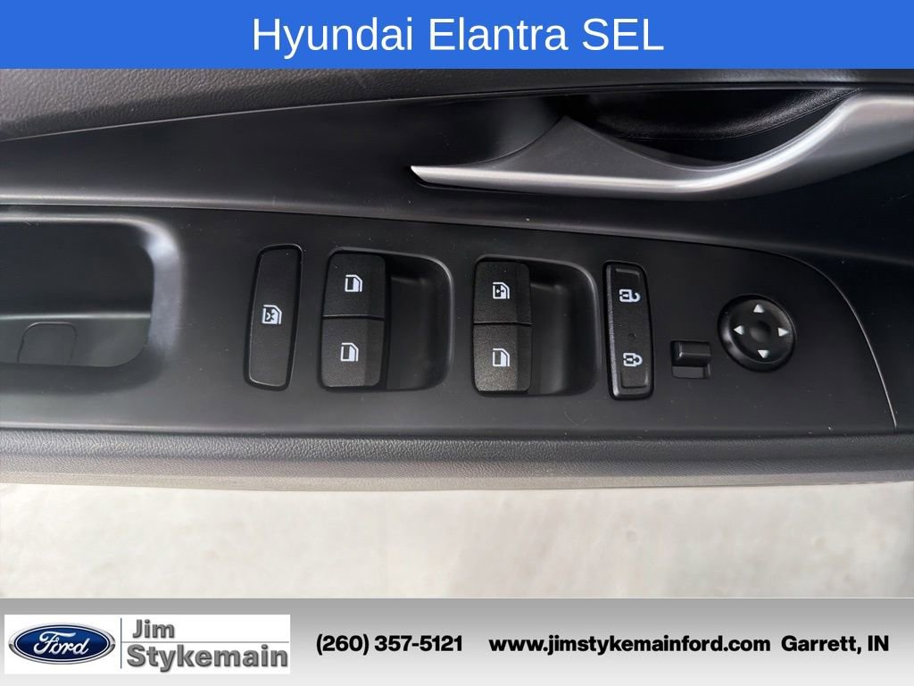 Used 2023 Hyundai Elantra SEL w/ Convenience Package FWD image 15