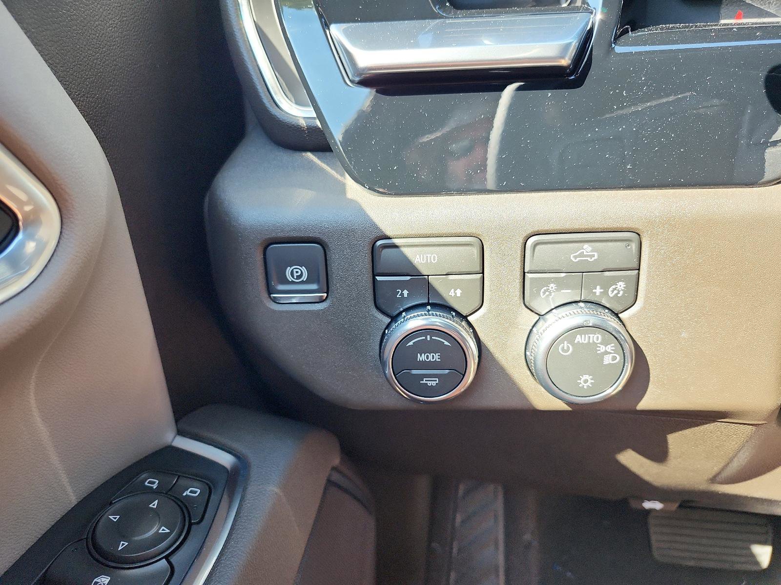 New 2026 GMC Sierra 1500 SLE image 18