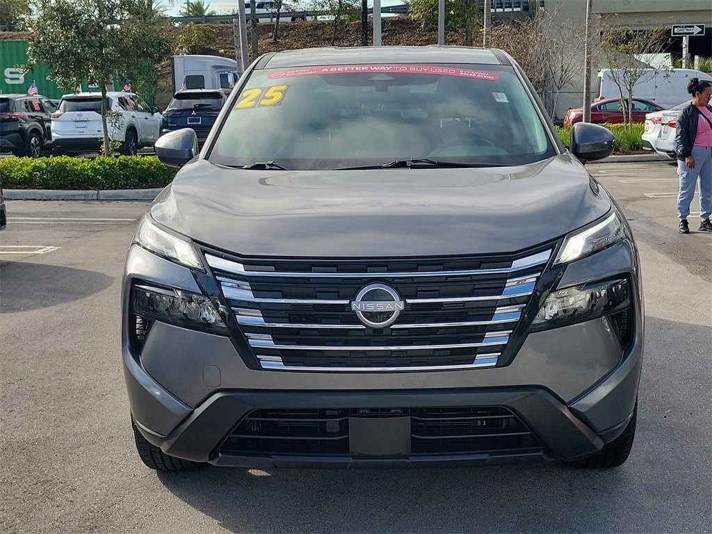 Certified 2025 Nissan Rogue SV image 2
