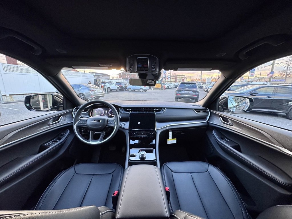 New 2025 Jeep Grand Cherokee Limited image 26