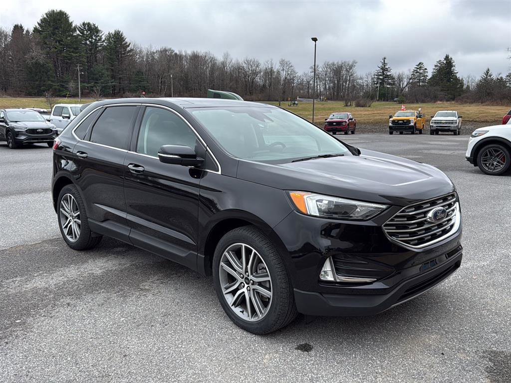 Used 2023 Ford Edge Titanium image 3