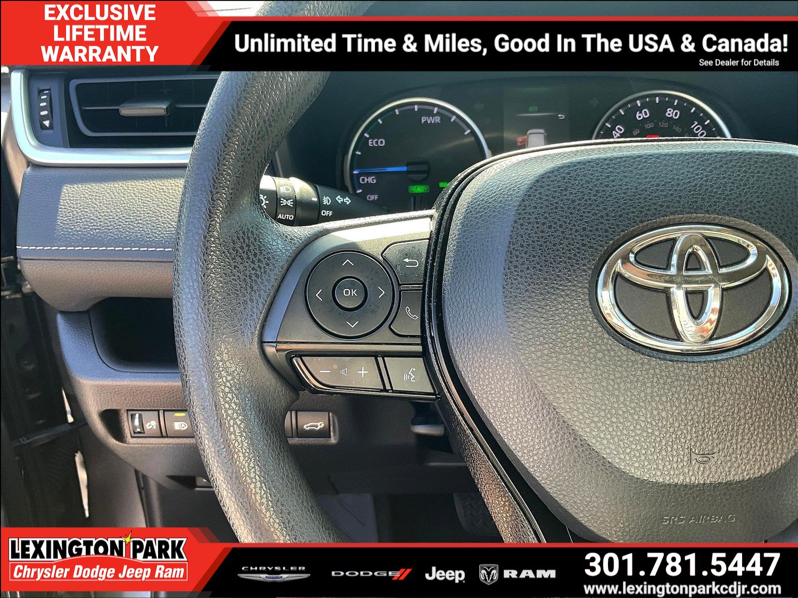 Used 2021 Toyota RAV4 XLE w/ Convenience Package AWD/4WD image 11