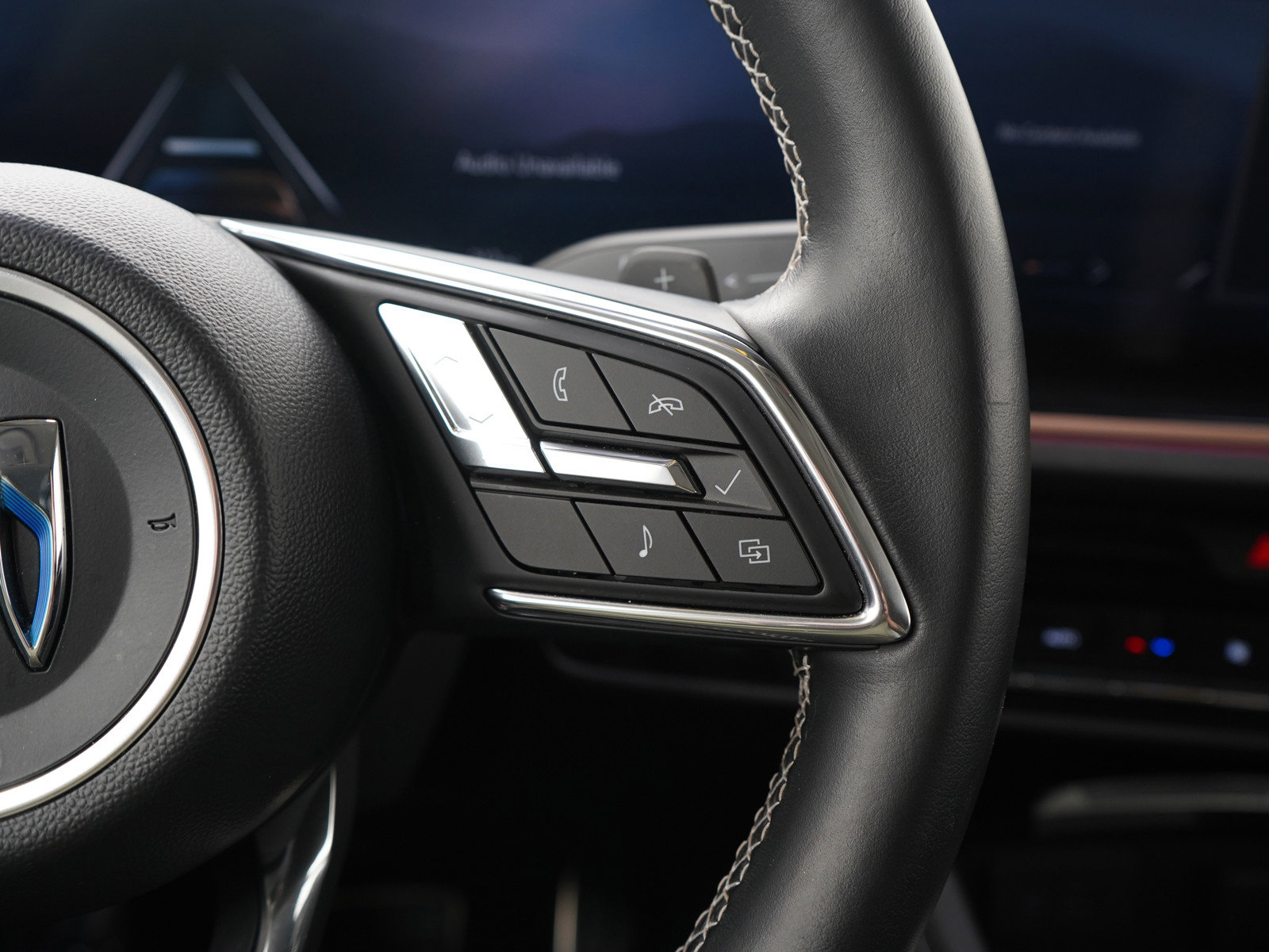 Used 2024 Buick Envision Sport Touring image 25