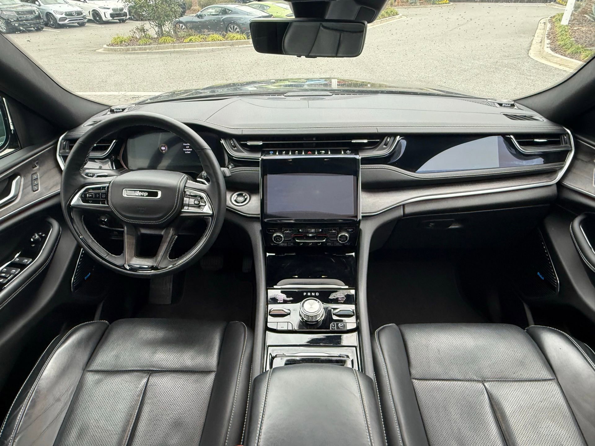 Used 2022 Jeep Grand Cherokee Overland w/ Advanced Protech Group III image 4