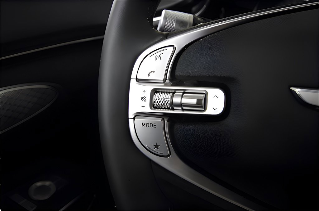 Used 2025 Genesis GV70 2.5T image 28