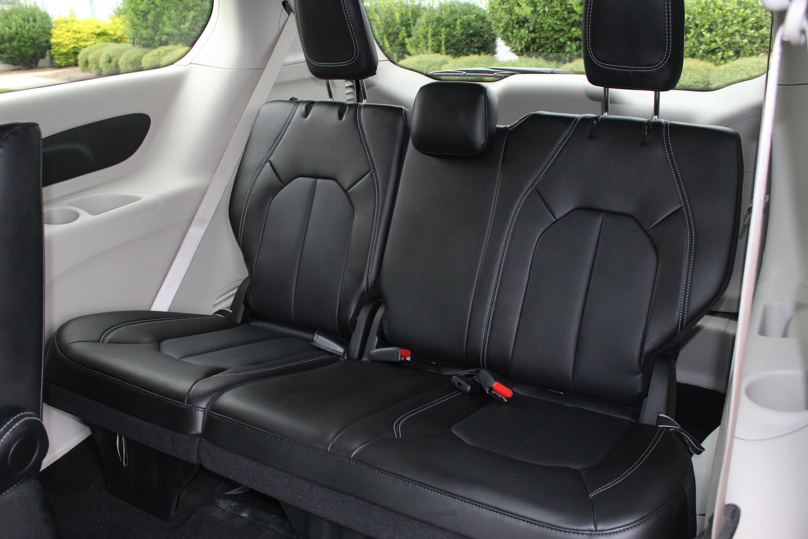 Used 2024 Chrysler Pacifica Select image 43