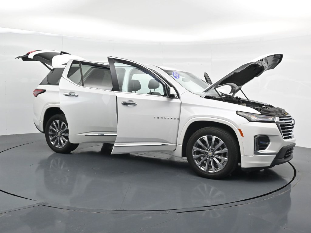 Used 2023 Chevrolet Traverse Premier FWD image 43