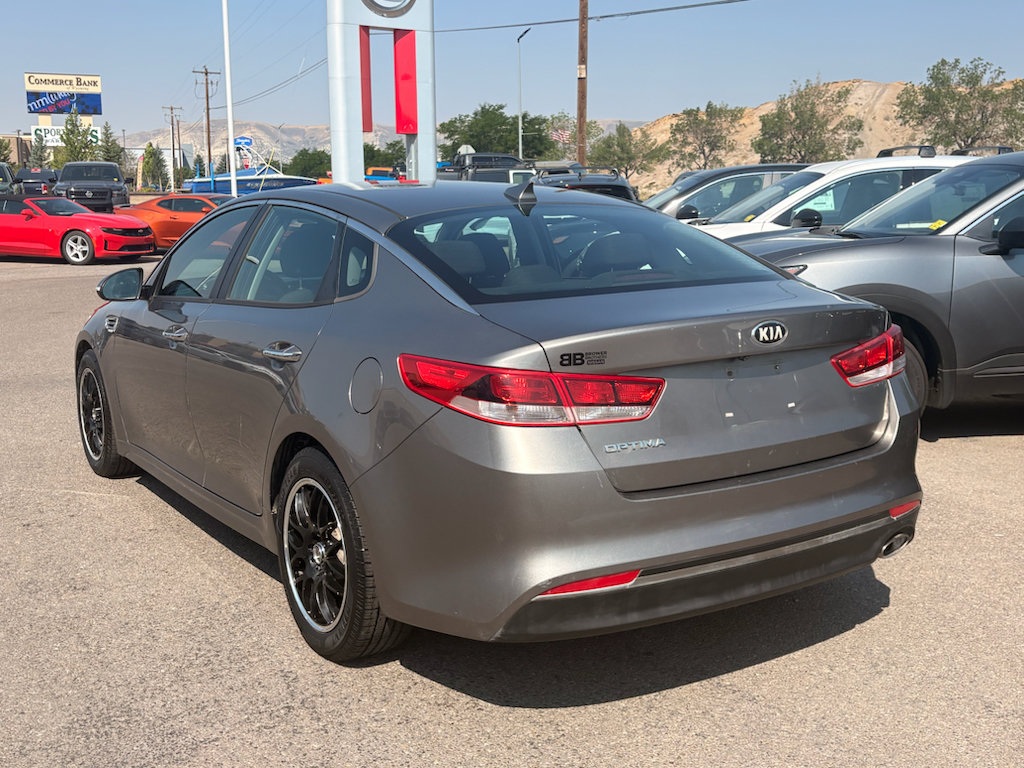 Used 2016 Kia Optima LX w/ Option Group 014 FWD image 3