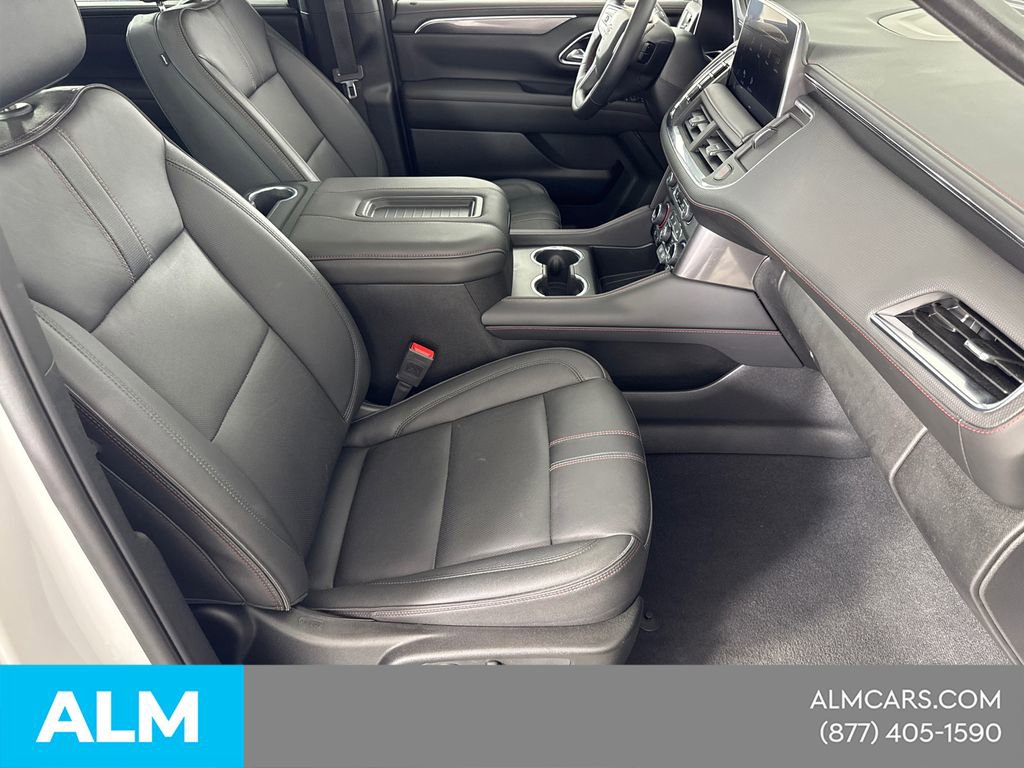 Used 2024 Chevrolet Suburban RST w/ Luxury Package AWD/4WD image 17