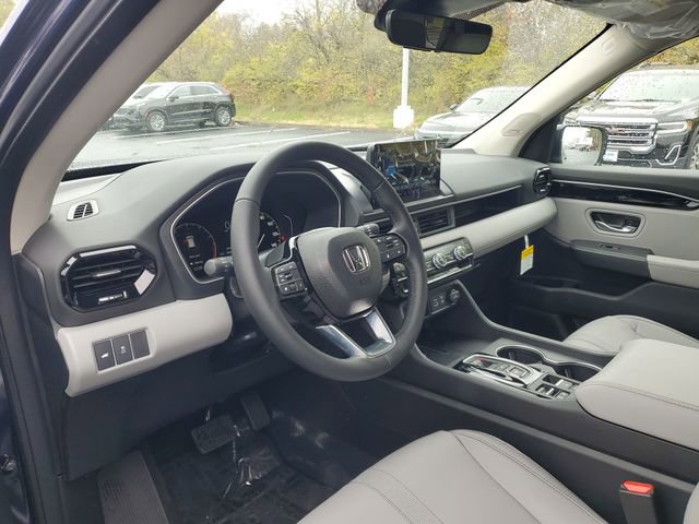New 2025 Honda Pilot Touring image 18