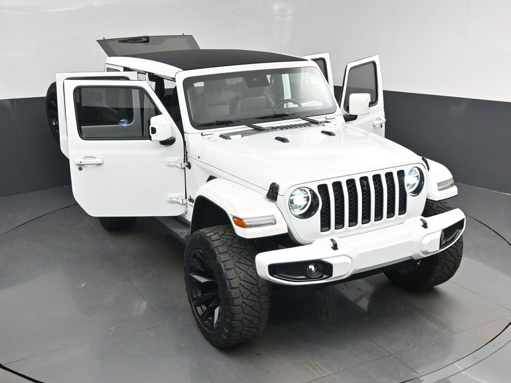 Used 2021 Jeep Wrangler Unlimited Sahara image 3