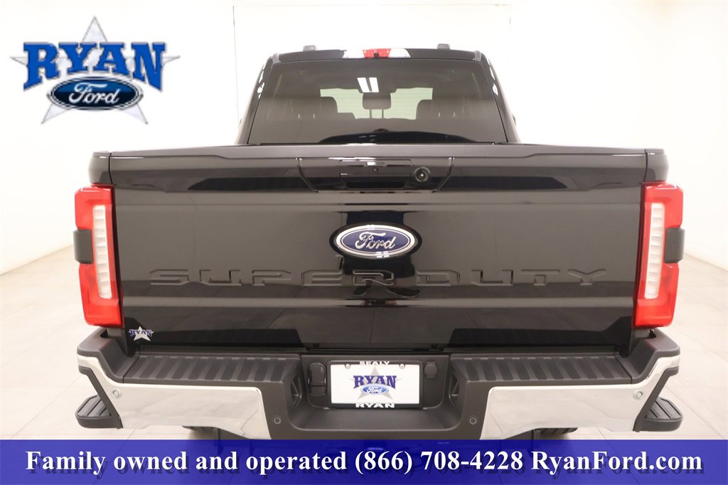 New 2026 Ford F250 Lariat w/ FX4 Off-Road Package image 4