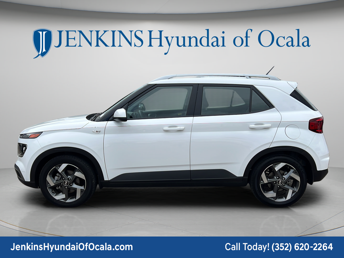 Certified 2023 Hyundai Venue SEL FWD image 6