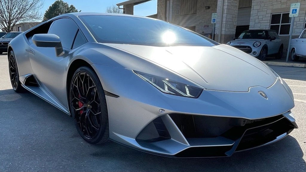 Used 2020 Lamborghini Huracan EVO image 3