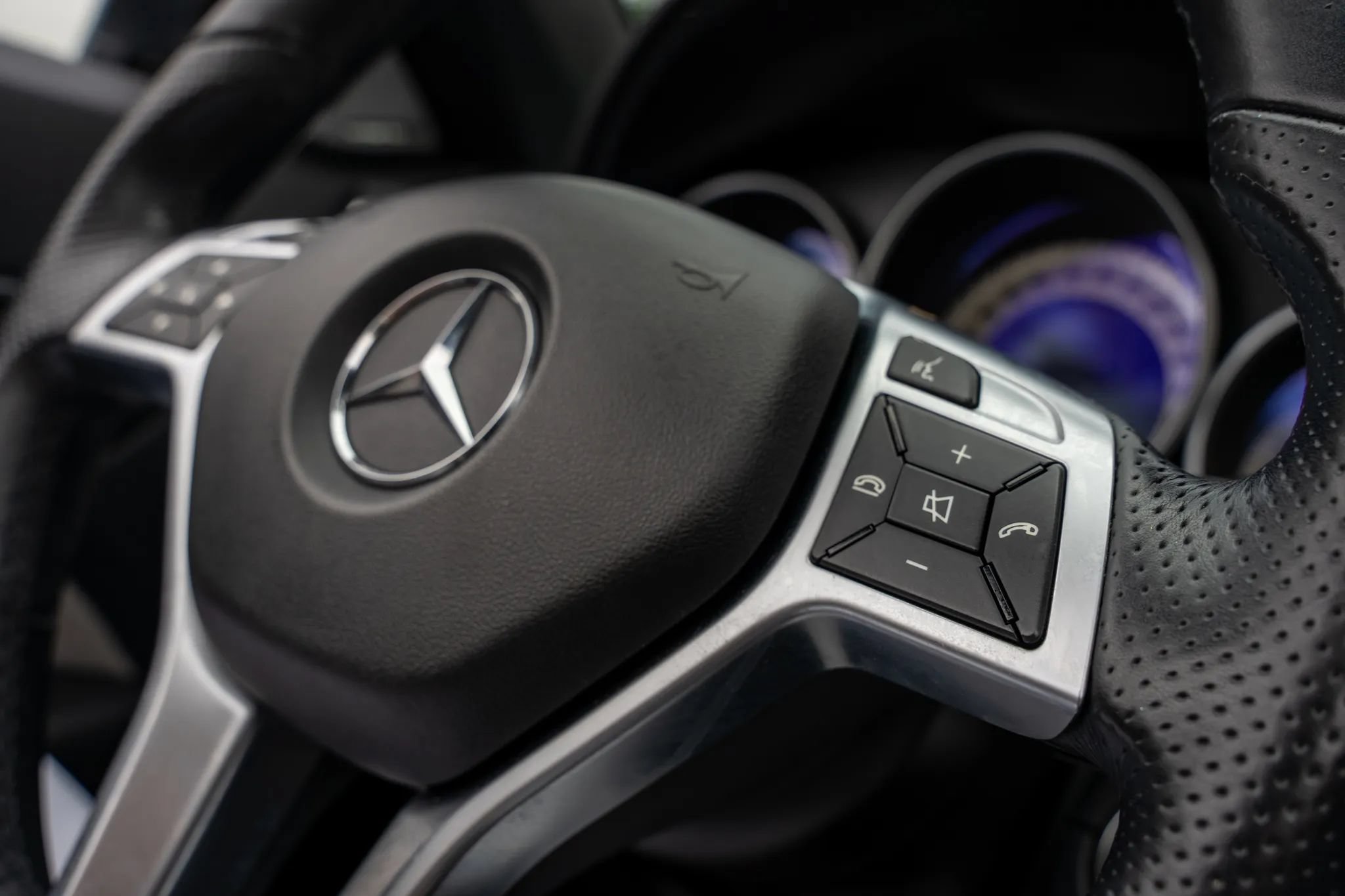 Used 2017 Mercedes-Benz E 400 Cabriolet w/ Premium 3 Package image 28