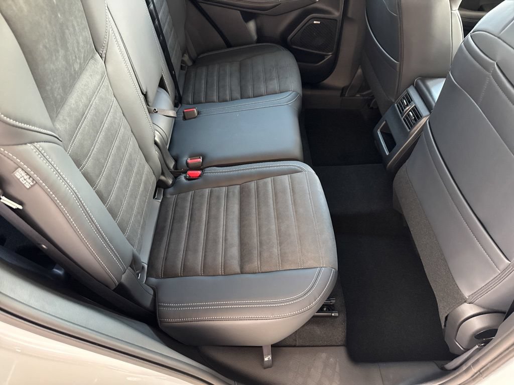 New 2026 Mitsubishi Outlander AWD image 28