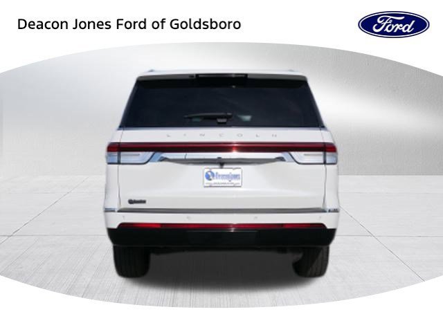 Used 2024 Lincoln Navigator L Reserve image 4