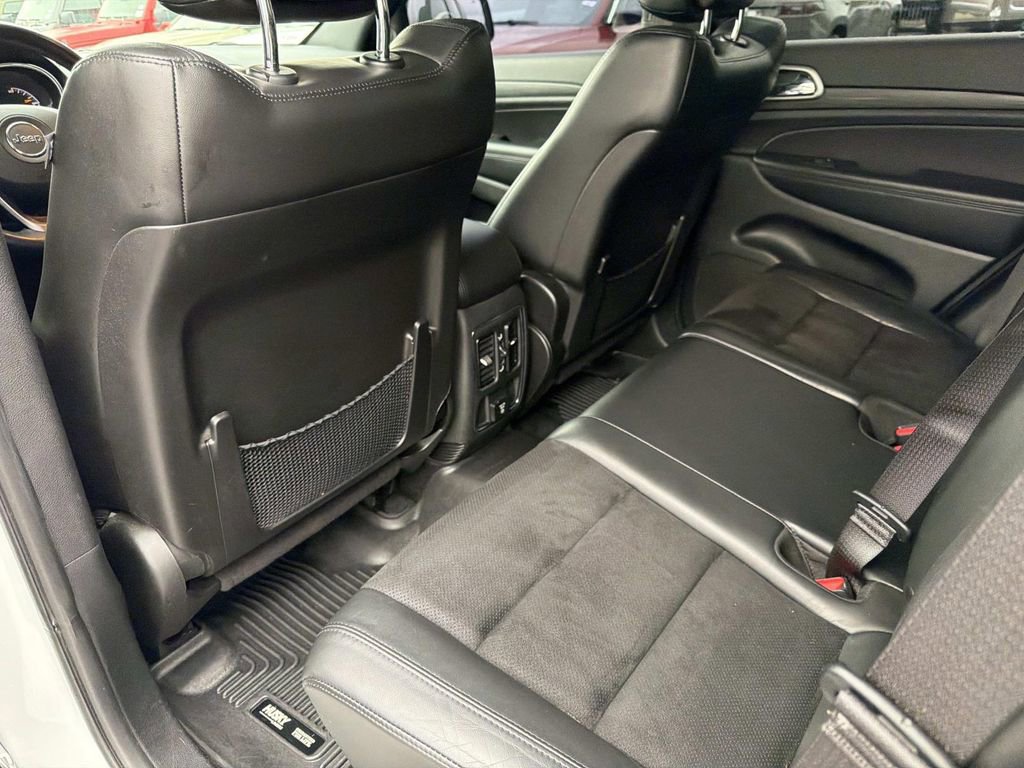 Used 2022 Jeep Grand Cherokee Laredo X AWD/4WD image 16