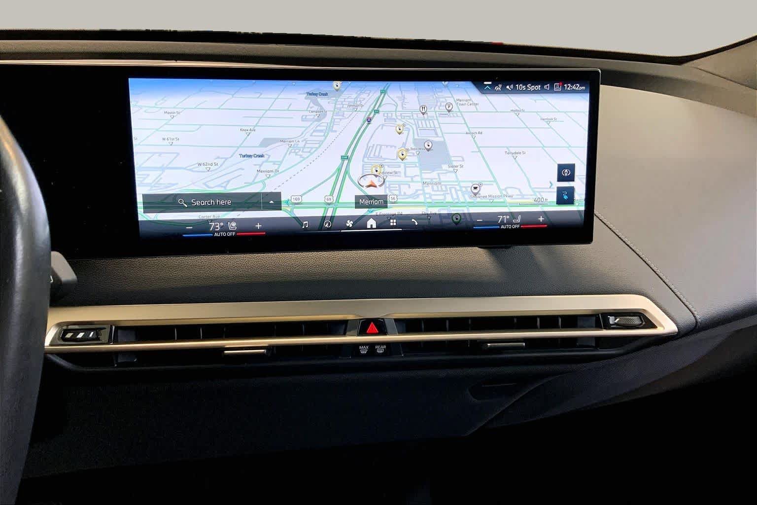 Used 2024 BMW iX xDrive50 w/ Premium Package AWD/4WD image 6