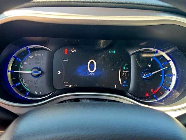 Used 2018 Chrysler Pacifica Touring Plus image 26